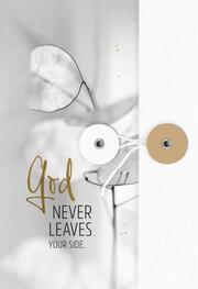 Notizbuch mit Knopf - God never leaves your side - Cover