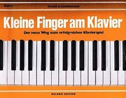 Kleine Finger am Klavier 3