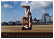 YogaPaare (Wandkalender 2024 DIN A2 quer), CALVENDO Monatskalender - Abbildung 5