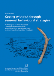 Coping with risk through seasonal behavioral strategies - Cover