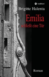Emilia schließt eine Tür