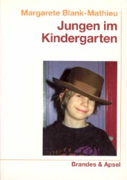 Jungen im Kindergarten - Cover