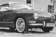 arti promotion - VW Classic Calendar 2025 Wandkalender, 49,5x33cm, Kalender mit Klassikern aus der VW Geschichte, tolle Aufnahmen der VW Modelle, internationales Kalendarium, mit Spiralbindung